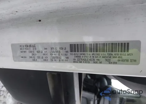 2018 Ram Promaster 1500 Low Roof 136 Wb z USA, uszkodzony, nr VIN 3C6TRVAG8JE145170